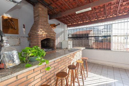 Área comum de casa à venda com 6 quartos, 380m² em Vila Carmosina, São Paulo