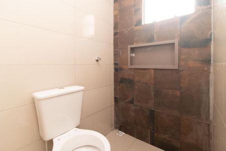 Banheiro Social de casa à venda com 2 quartos, 38m² em Campo de Santana, Curitiba