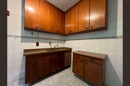 Apartamento para alugar com 83m², 2 quartos e sem vaga Apartamento para alugar com 83m², 2 quartos e sem vagaCozinha - Armários