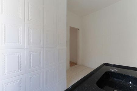 Cozinha de casa para alugar com 1 quarto, 48m² em Vila Romero, São Paulo