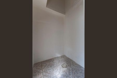 Closet de casa para alugar com 1 quarto, 48m² em Vila Romero, São Paulo
