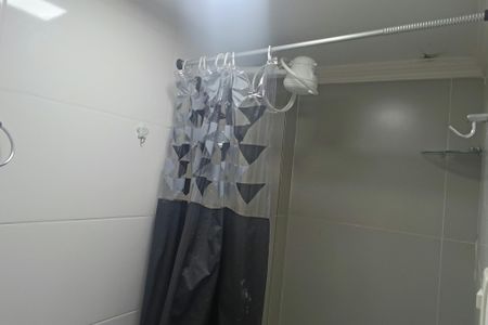Banheiro de kitnet/studio para alugar com 1 quarto, 35m² em Parque Duque, Duque de Caxias