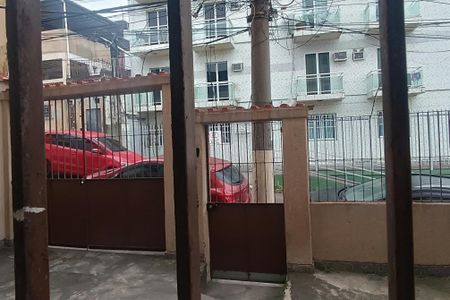 Quintal de kitnet/studio para alugar com 1 quarto, 35m² em Parque Duque, Duque de Caxias