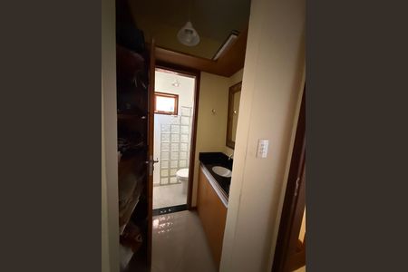 Casa para alugar com 300m², 3 quartos e 1 vaga Casa para alugar com 300m², 3 quartos e 1 vagaCorredor