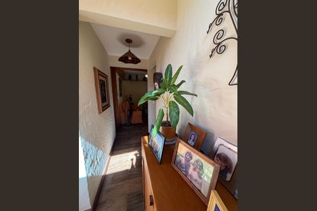 Casa para alugar com 300m², 3 quartos e 1 vaga Casa para alugar com 300m², 3 quartos e 1 vagaCorredor