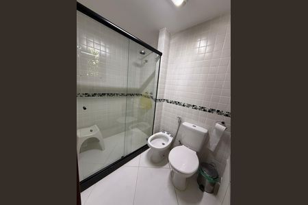 Casa para alugar com 300m², 3 quartos e 1 vaga Casa para alugar com 300m², 3 quartos e 1 vagaBanheiro social
