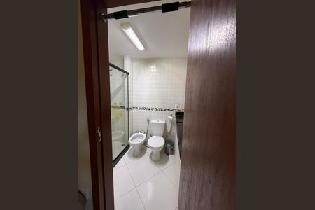 Casa para alugar com 300m², 3 quartos e 1 vaga Casa para alugar com 300m², 3 quartos e 1 vagaBanheiro social