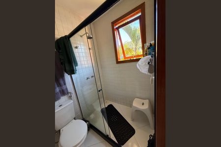 Casa para alugar com 300m², 3 quartos e 1 vaga Casa para alugar com 300m², 3 quartos e 1 vagaBanheiro da Suíte