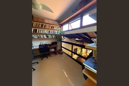 Casa para alugar com 300m², 3 quartos e 1 vaga Casa para alugar com 300m², 3 quartos e 1 vagaEscritório