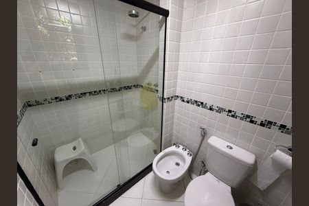 Casa para alugar com 300m², 3 quartos e 1 vaga Casa para alugar com 300m², 3 quartos e 1 vagaBanheiro social
