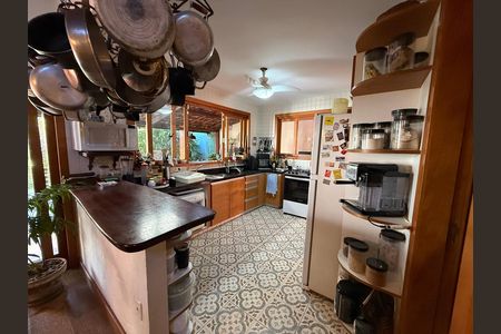 Casa para alugar com 300m², 3 quartos e 1 vaga Casa para alugar com 300m², 3 quartos e 1 vagaCozinha