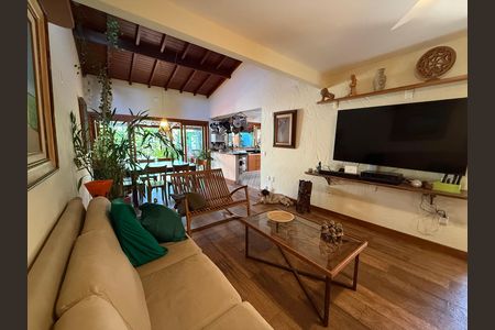 Casa à venda com 3 quartos, 300m² em Itaipu, Niterói