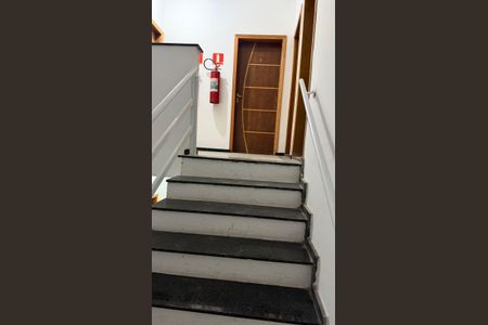 Escada de apartamento à venda com 2 quartos, 88m² em Vila Suíça, Santo André