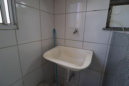 Cozinha e Área de Serviço de apartamento para alugar com 2 quartos, 45m² em Umuarama, Uberlândia