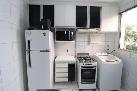 Cozinha de apartamento para alugar com 2 quartos, 45m² em Umuarama, Uberlândia