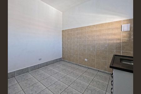 Casa para alugar com 1 quarto, 80m² em Vila Ramos, São Paulo