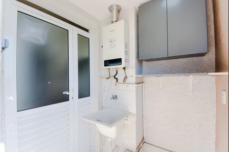 Área de Serviço de apartamento para alugar com 2 quartos, 43m² em Vila Itapegica, Guarulhos