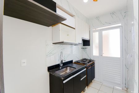 Cozinha de apartamento para alugar com 2 quartos, 43m² em Vila Itapegica, Guarulhos