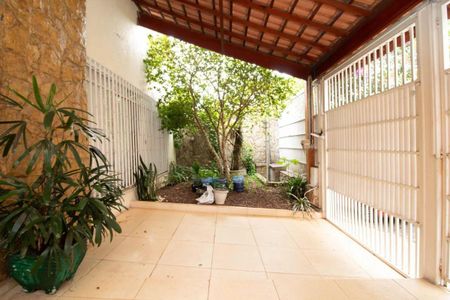 Casa para alugar com 250m², 4 quartos e 3 vagas