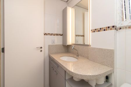 Banheiro de apartamento para alugar com 1 quarto, 31m² em Petrópolis, Porto Alegre