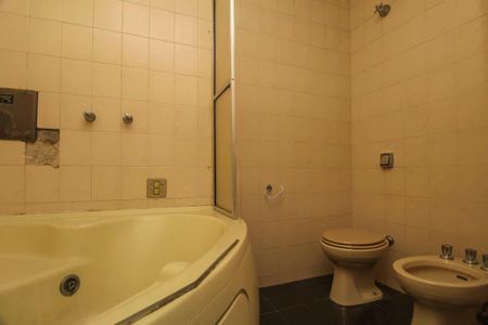 Banheiro de casa para alugar com 3 quartos, 180m² em Chácara Belenzinho, São Paulo