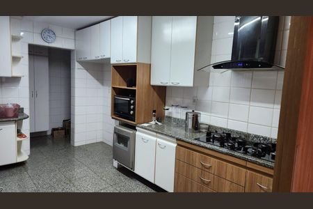 Cozinha de apartamento à venda com 3 quartos, 163m² em SQS 207, Brasília