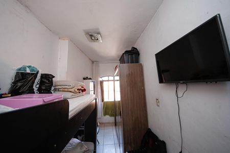 Casa à venda com 82m², 2 quartos e sem vaga