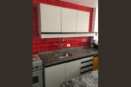 Cozinha de kitnet/studio à venda com 1 quarto, 61m² em Centro, Curitiba