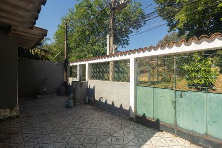 Quintal de casa à venda com 2 quartos, 74m² em Campo Grande, Rio de Janeiro