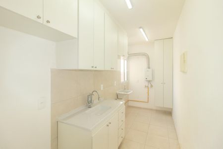 Apartamento à venda com 46m², 2 quartos e 1 vaga Apartamento à venda com 46m², 2 quartos e 1 vagaCozinha e Área de Serviço