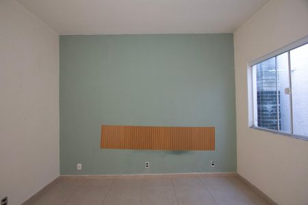 Casa para alugar com 96m², 2 quartos e 3 vagas