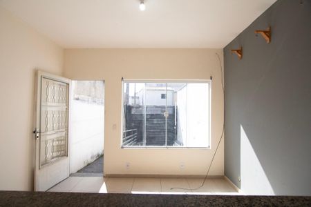 Casa para alugar com 96m², 2 quartos e 3 vagas