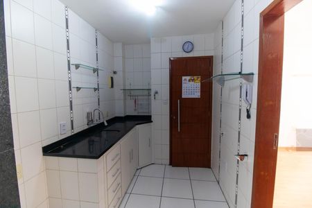 Apartamento para alugar com 60m², 2 quartos e 1 vaga Apartamento para alugar com 60m², 2 quartos e 1 vagaCozinha e Área de Serviço