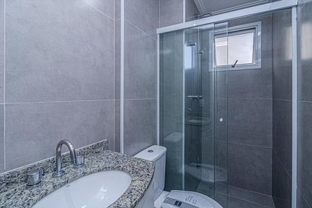 banheiro na suíte_1 de apartamento para alugar com 2 quartos, 60m² em Vila Vera, São Paulo