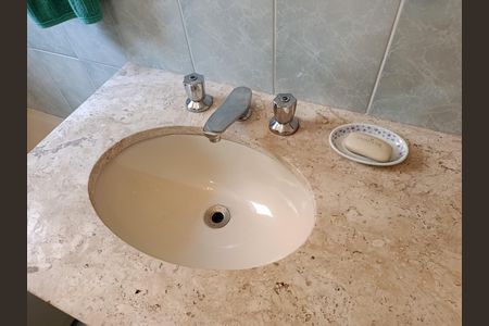 Apartamento à venda com 90m², 2 quartos e 2 vagasBanheiro da Suíte 1