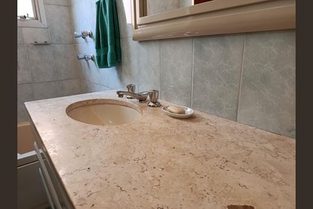 Apartamento à venda com 90m², 2 quartos e 2 vagasBanheiro da Suíte 1