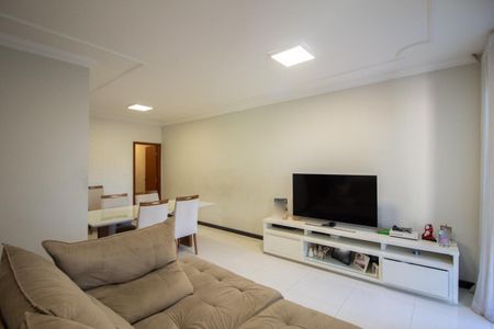 Sala de casa à venda com 3 quartos, 180m² em São João Batista, Belo Horizonte