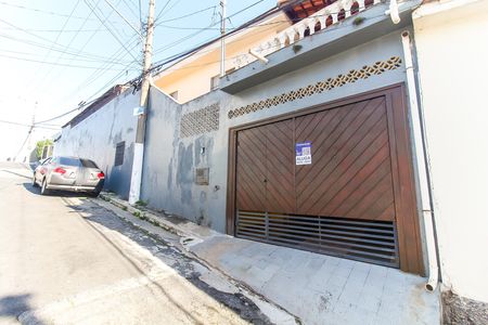 Fachada + Placa de casa para alugar com 1 quarto, 70m² em Parque Cruzeiro do Sul, São Paulo