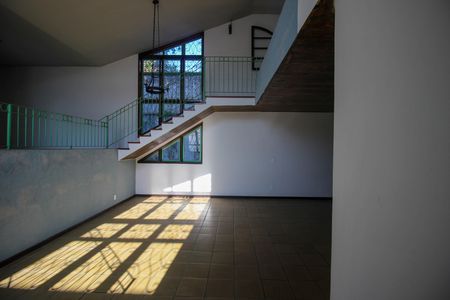 Casa para alugar com 4 quartos, 336m² em Jardim Santa Rosália, Sorocaba
