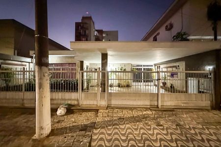 Fachada de casa à venda com 2 quartos, 165m² em Vila Moinho Velho, São Paulo