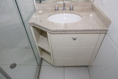 Apartamento à venda com 76m², 2 quartos e 2 vagas Apartamento à venda com 76m², 2 quartos e 2 vagasBanheiro Social