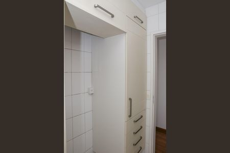Apartamento à venda com 76m², 2 quartos e 2 vagas Apartamento à venda com 76m², 2 quartos e 2 vagasCozinha e Área de Serviço
