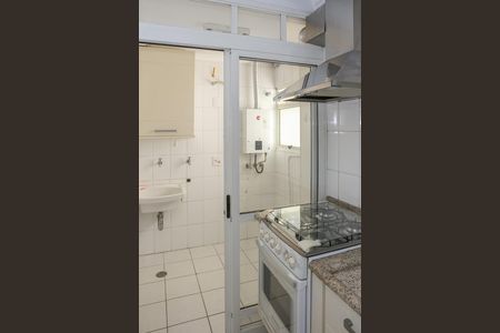 Apartamento à venda com 76m², 2 quartos e 2 vagas Apartamento à venda com 76m², 2 quartos e 2 vagasCozinha e Área de Serviço