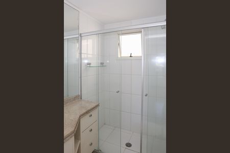 Apartamento à venda com 76m², 2 quartos e 2 vagas Apartamento à venda com 76m², 2 quartos e 2 vagasBanheiro da Suíte