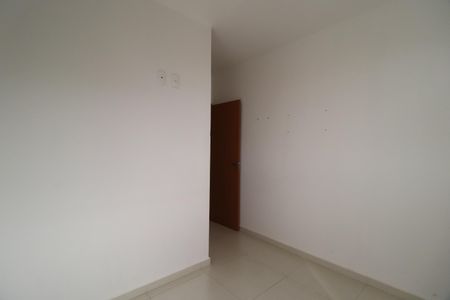 Quarto 2 - Suíte de apartamento para alugar com 2 quartos, 47m² em Jardim Holanda, Uberlândia