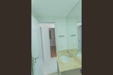Banheiro de apartamento para alugar com 2 quartos, 64m² em Vila Itapura, Campinas