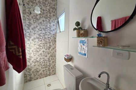 Casa de condomínio para alugar com 70m², 2 quartos e 1 vaga Casa de condomínio para alugar com 70m², 2 quartos e 1 vagaBanheiro da Suíte 1
