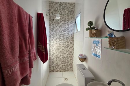 Casa de condomínio para alugar com 70m², 2 quartos e 1 vaga Casa de condomínio para alugar com 70m², 2 quartos e 1 vagaBanheiro da Suíte 1
