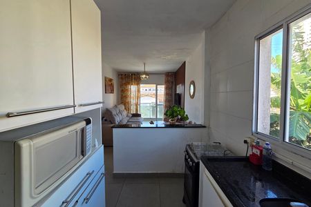Cozinha de casa de condomínio para alugar com 2 quartos, 70m² em Maracanã, Praia Grande