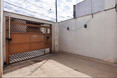 Garagem de casa à venda com 2 quartos, 68m² em Vila dos Remedios, São Paulo